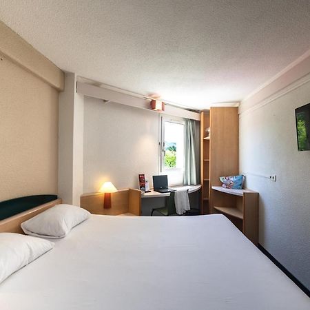 Hotel Ibis Autun Luaran gambar