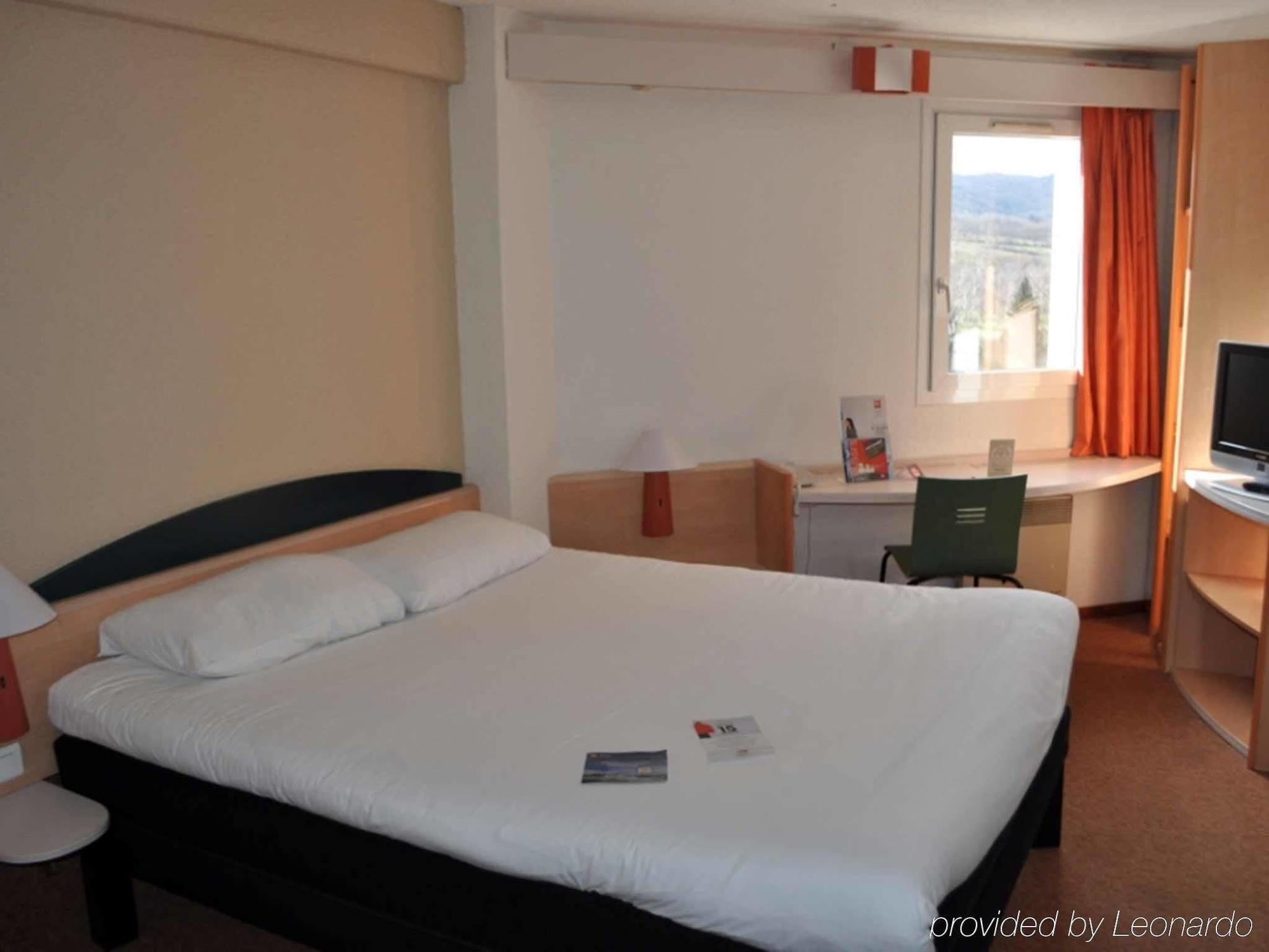 Hotel Ibis Autun Luaran gambar