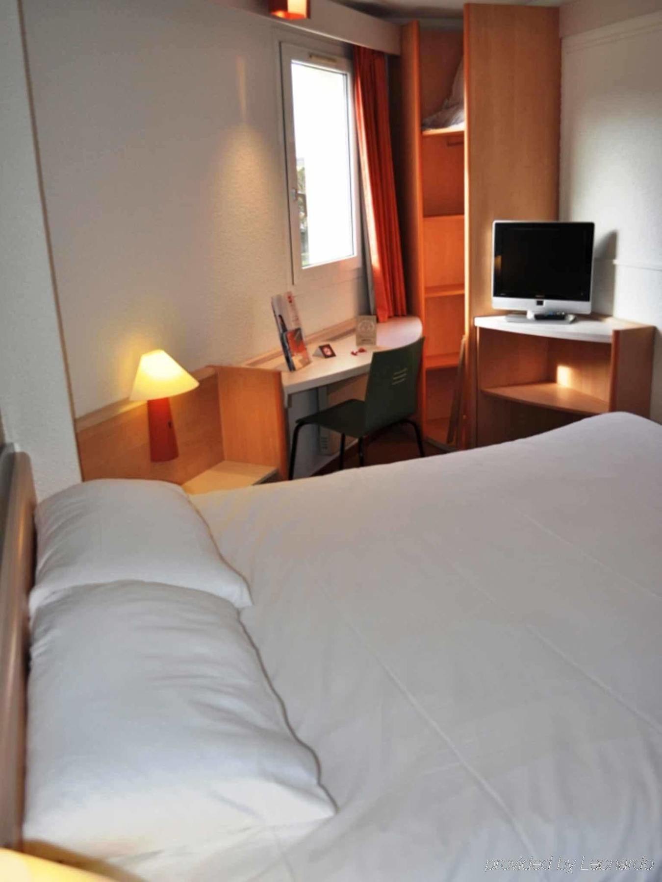Hotel Ibis Autun Luaran gambar