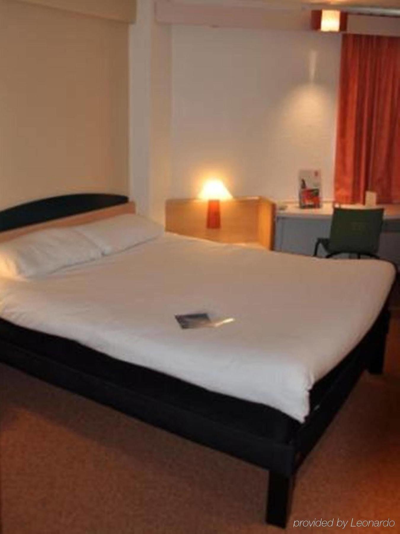 Hotel Ibis Autun Luaran gambar